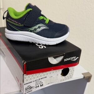 Saucony Kids Kinvara 14 Navy and Lime Sneakers